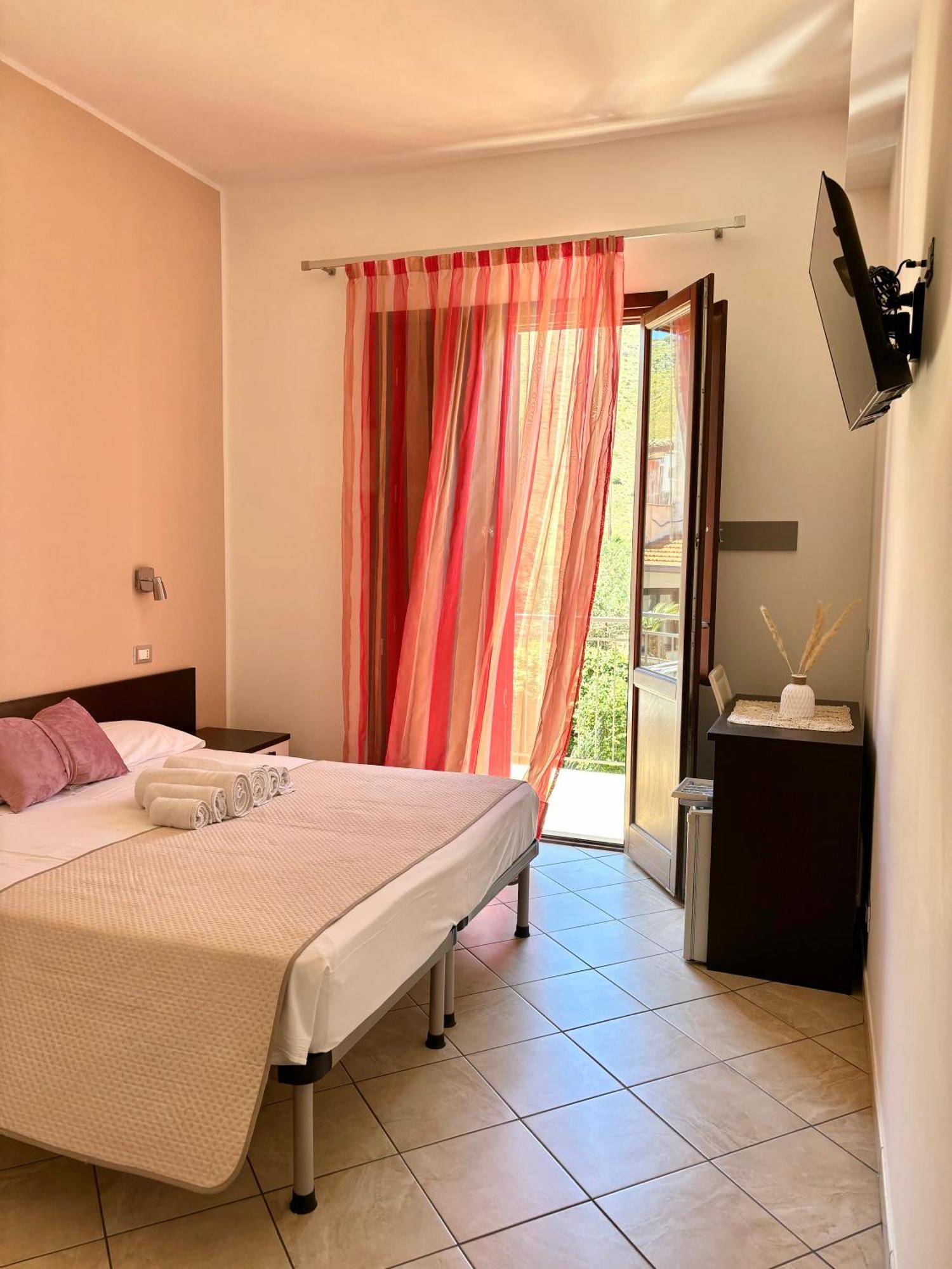Bed And Breakfast Turi Кастеллуццо Экстерьер фото